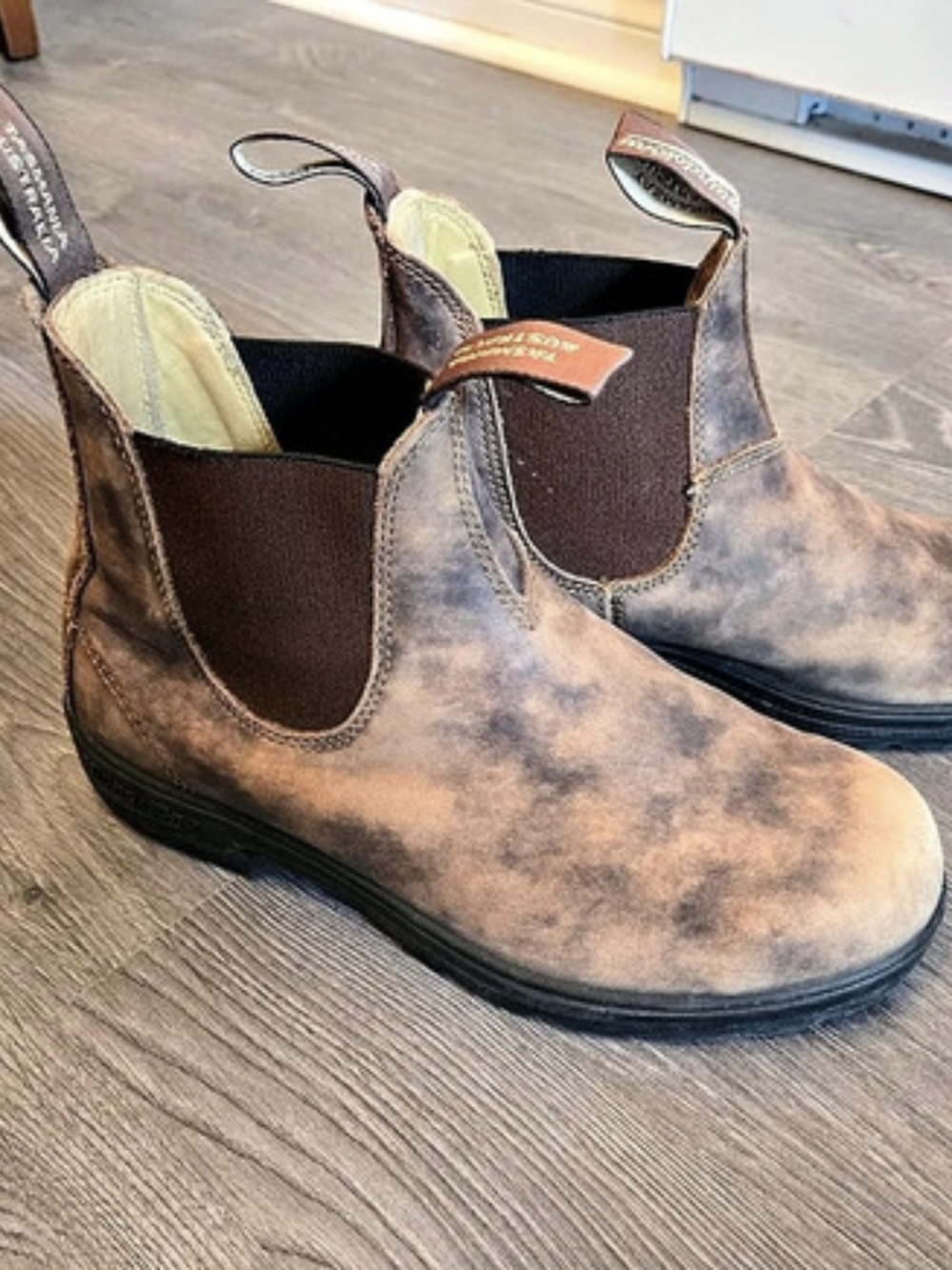 Blundstone Classics #585 Rustic Brown Boots